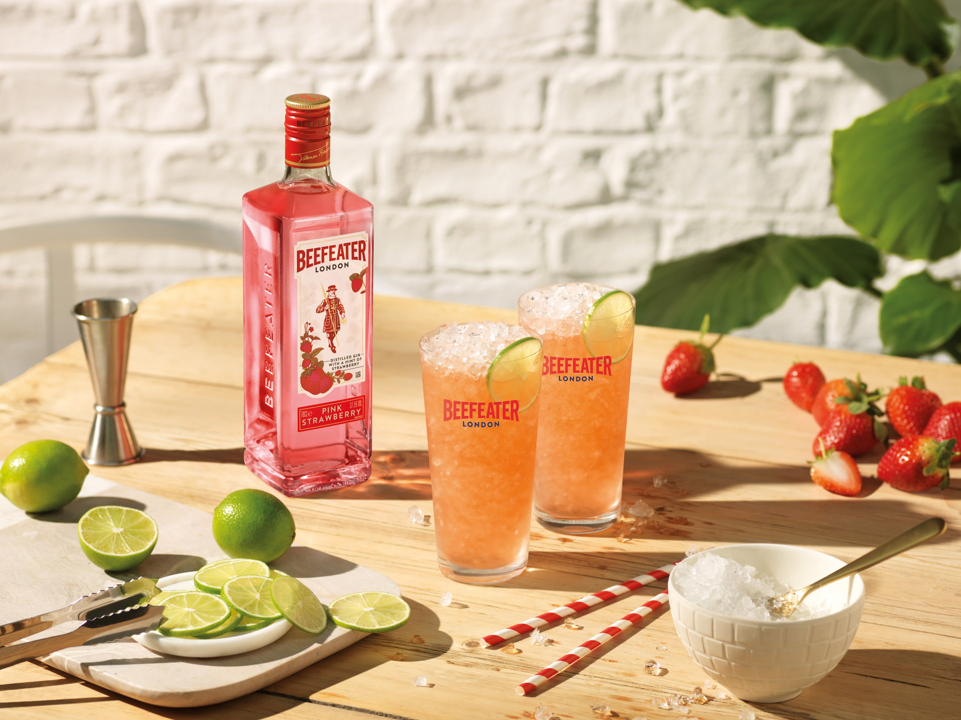 Pink Floradora - gin and ginger ale pink gin cocktail recipe - Beefeater Gin
