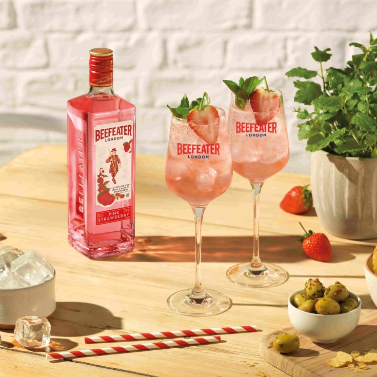 Pink Strawberry Gin Spritz cocktail recipe - Beefeater Gin