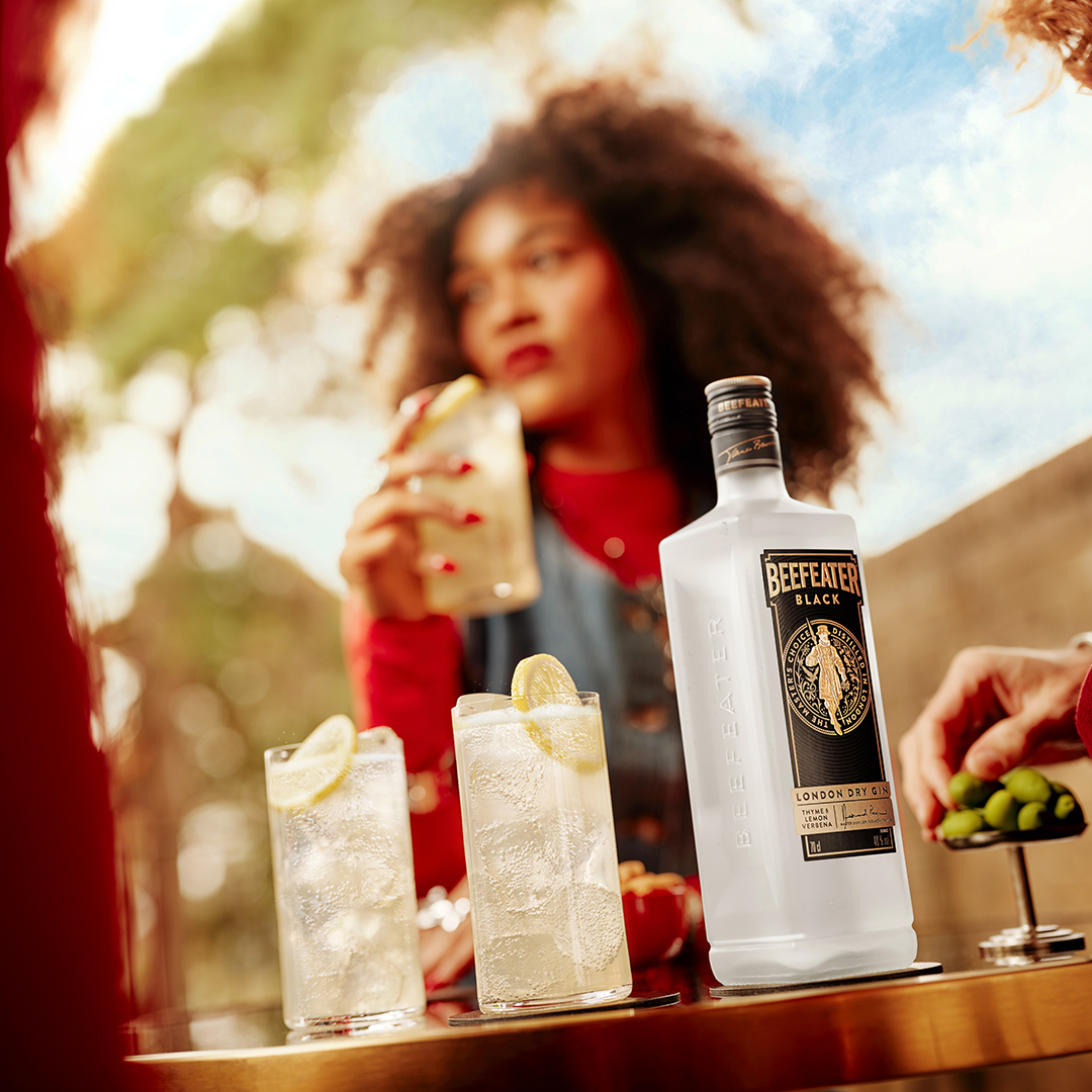 [限定商品] BEEFEATER Black GIN&ローンウルフ( ピーチ ) Beefeater Black Gin & Lemon Cocktail Recipe - Beefeater Gin